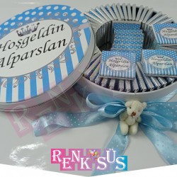 Kişi Özel Metal Çikolata Kutulu Madlen Çikolata Küçük Boy Kişi Özel Metal Çikolata Kutulu Madlen Çikolata Küçük Boy